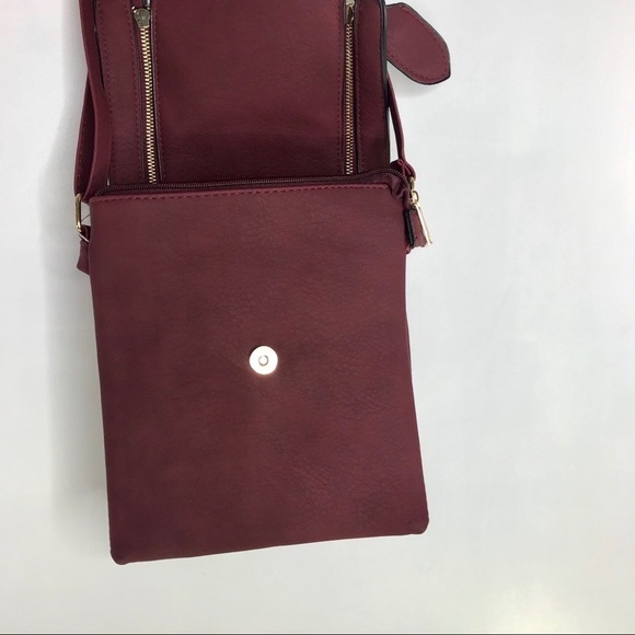 Merlot Crossbody Non Leather - Picture 2 of 8